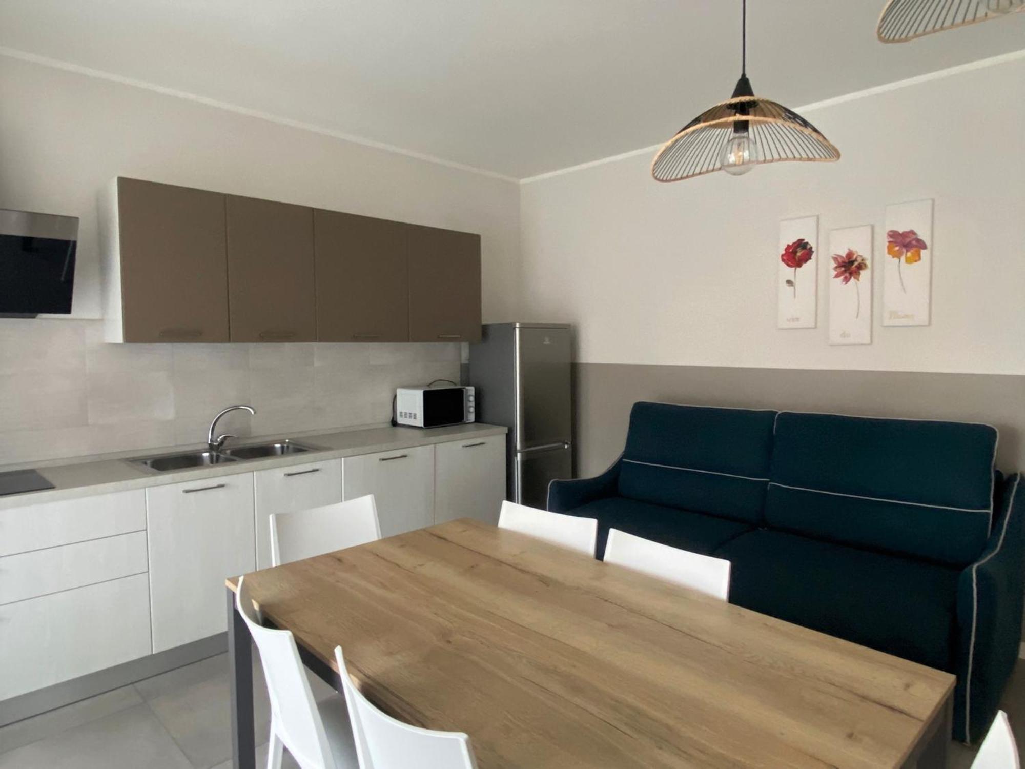 The Prince - Luxury Apartments With Pool 페스키에라델가르다 외부 사진