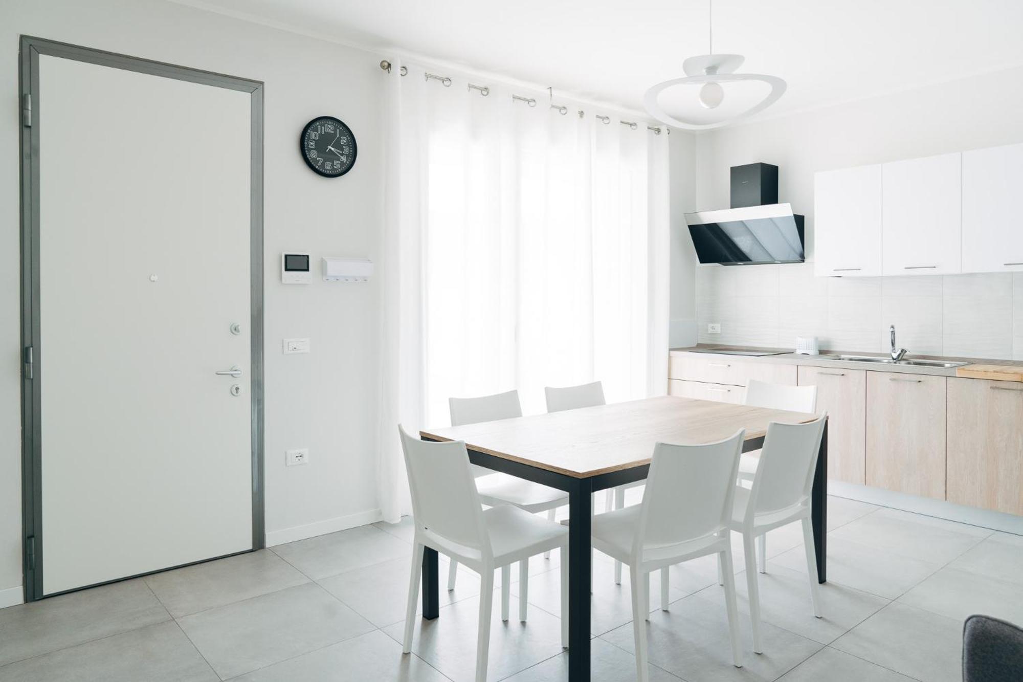 The Prince - Luxury Apartments With Pool 페스키에라델가르다 외부 사진