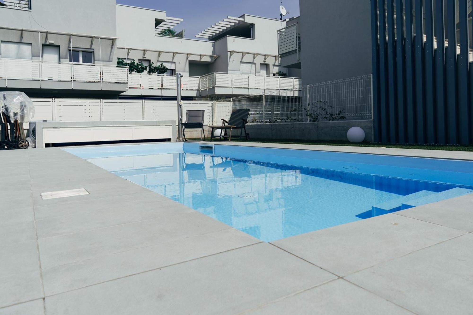 The Prince - Luxury Apartments With Pool 페스키에라델가르다 외부 사진