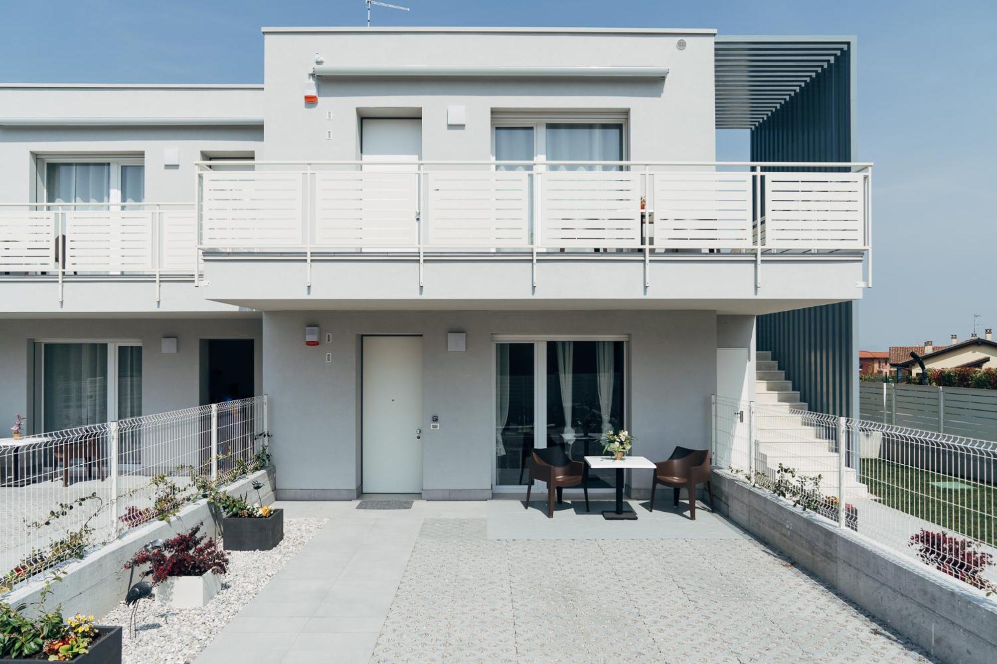 The Prince - Luxury Apartments With Pool 페스키에라델가르다 외부 사진
